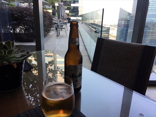 イブニングカクテルの最初はビール!